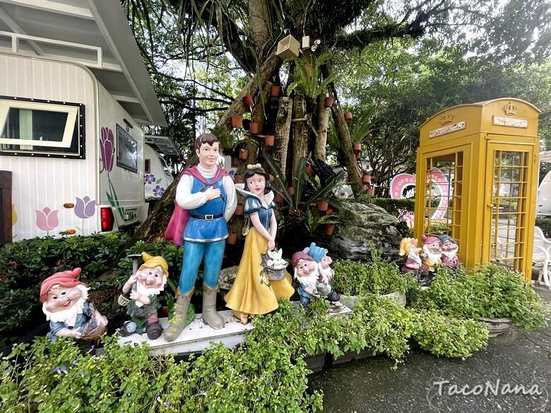 嘉義露營車推薦》詩情花園渡假村│夢幻森林系露營車住宿，一入園就玩不停！直接車前就開吃的BBQ晚餐與一系列