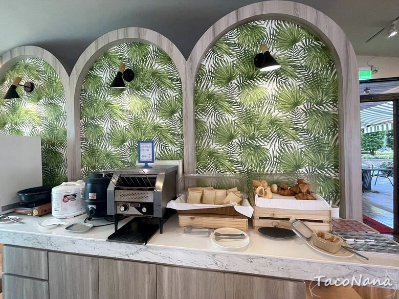 嘉義露營車推薦》詩情花園渡假村│夢幻森林系露營車住宿，一入園就玩不停！直接車前就開吃的BBQ晚餐與一系列