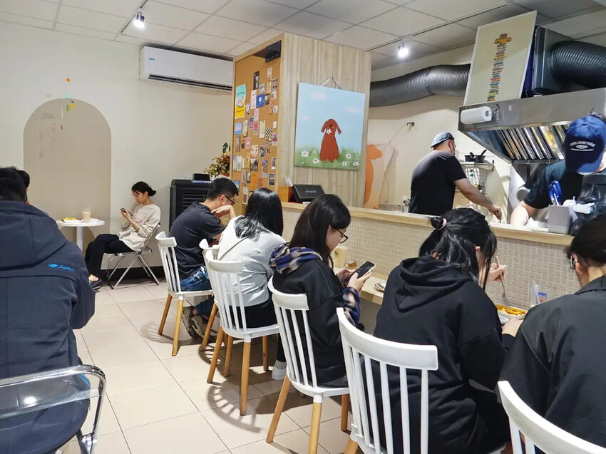 新北永和「走花路早餐」感受花路祝福的美味早晨，頂溪捷運周邊韓式特色早餐店。