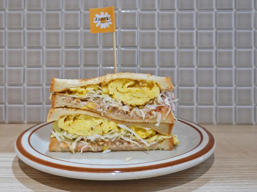 新北永和「走花路早餐」感受花路祝福的美味早晨，頂溪捷運周邊韓式特色早餐店。