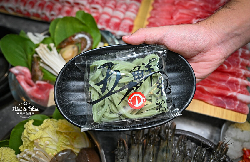 推薦海陸鍋+17盎司肉片,還有白飯、飲料吃到飽、兒童遊戲室-妮妮布魯