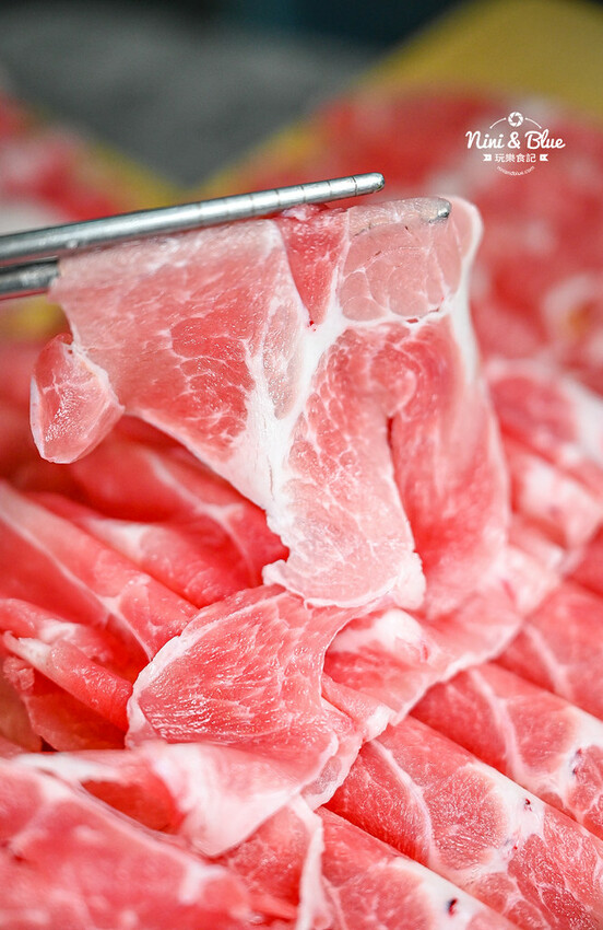 推薦海陸鍋+17盎司肉片,還有白飯、飲料吃到飽、兒童遊戲室-妮妮布魯