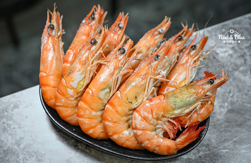 推薦海陸鍋+17盎司肉片,還有白飯、飲料吃到飽、兒童遊戲室-妮妮布魯