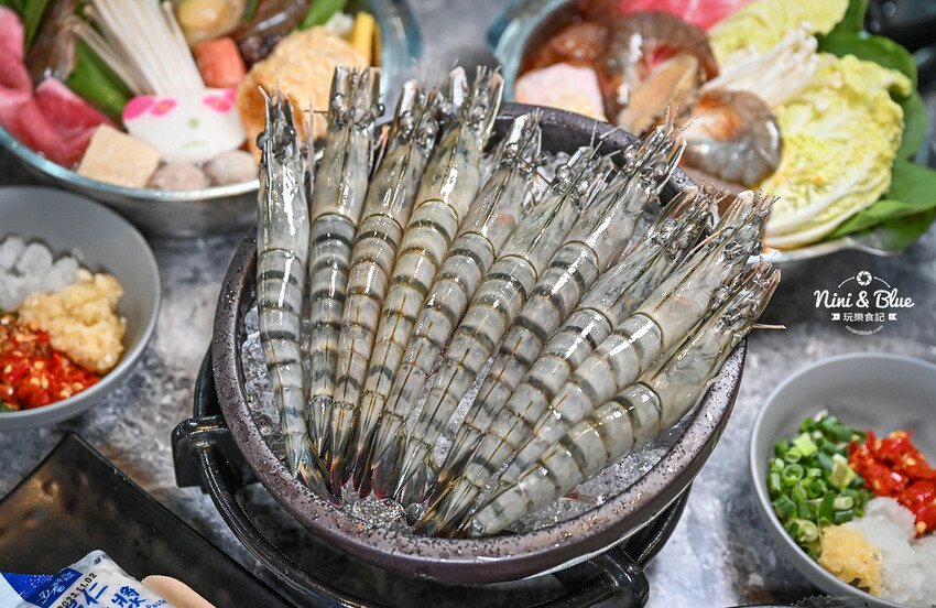 推薦海陸鍋+17盎司肉片,還有白飯、飲料吃到飽、兒童遊戲室-妮妮布魯