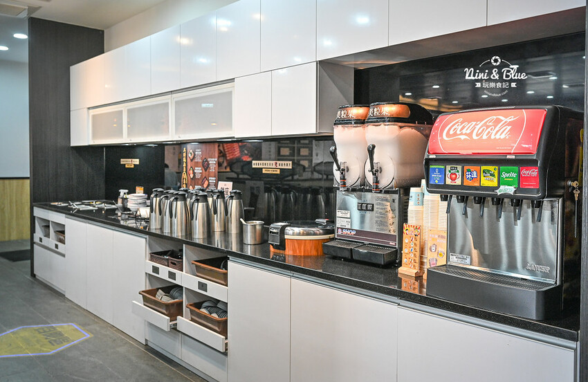 推薦海陸鍋+17盎司肉片,還有白飯、飲料吃到飽、兒童遊戲室-妮妮布魯