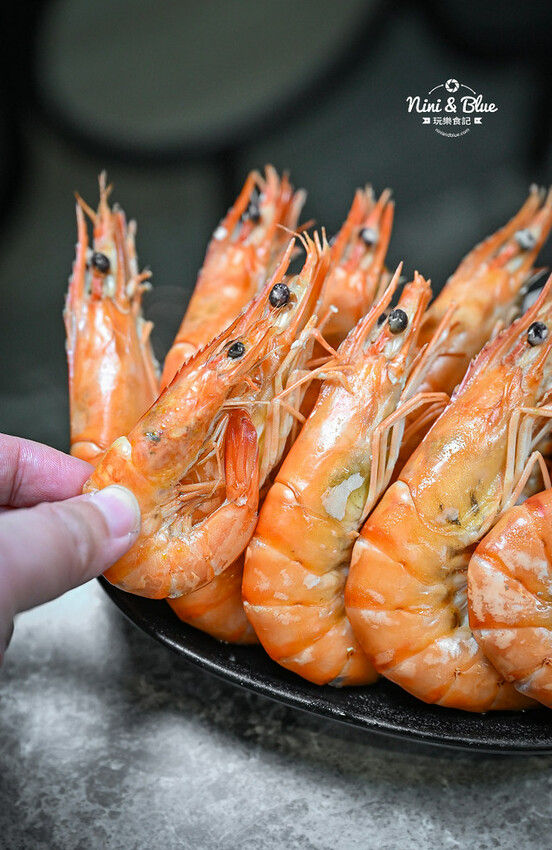 推薦海陸鍋+17盎司肉片,還有白飯、飲料吃到飽、兒童遊戲室-妮妮布魯