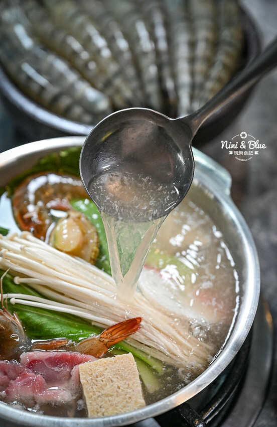 推薦海陸鍋+17盎司肉片,還有白飯、飲料吃到飽、兒童遊戲室-妮妮布魯