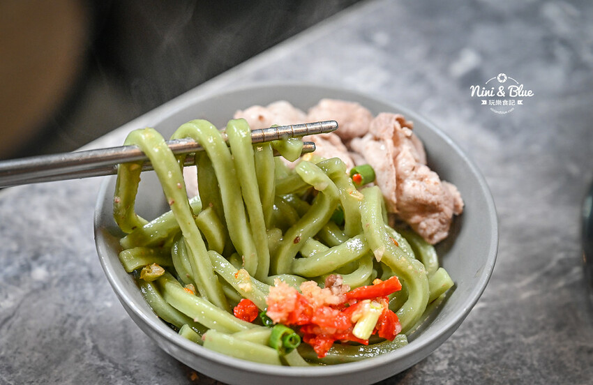 推薦海陸鍋+17盎司肉片,還有白飯、飲料吃到飽、兒童遊戲室-妮妮布魯