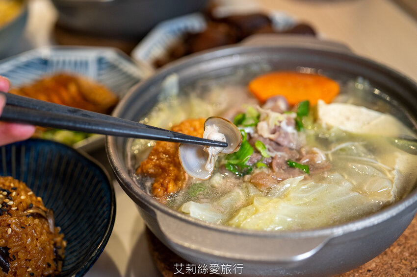 內湖美食 一個人也能吃麻辣鍋 香麻夠味 湯頭順口可以直接喝 緒食一鍋小麻辣 青花滷 CITYLINK美食 - 艾莉絲愛旅行