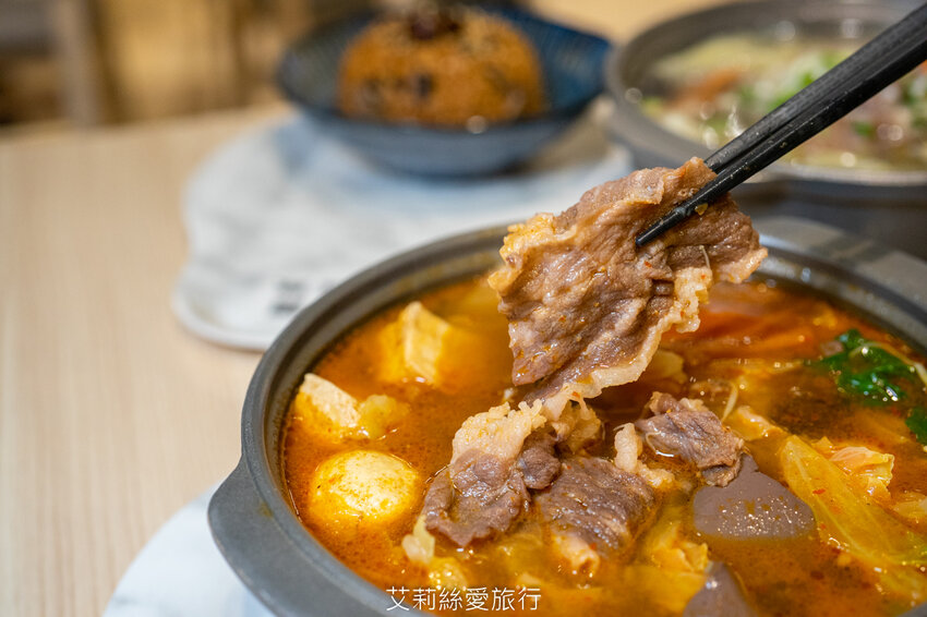 內湖美食 一個人也能吃麻辣鍋 香麻夠味 湯頭順口可以直接喝 緒食一鍋小麻辣 青花滷 CITYLINK美食 - 艾莉絲愛旅行