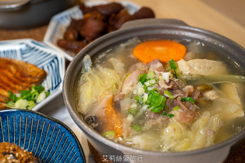 內湖美食 一個人也能吃麻辣鍋 香麻夠味 湯頭順口可以直接喝 緒食一鍋小麻辣 青花滷 CITYLINK美食 - 艾莉絲愛旅行