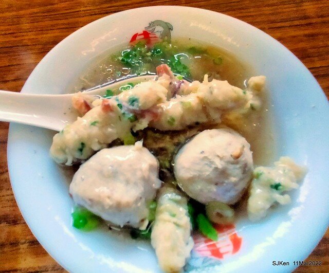 (大稻埕美食)「佳興魚丸店」總店(Fish ball soup, squid soup &　bean thread noodle), Taipei, Taiwan, SJKen, Mar 11, 2022.