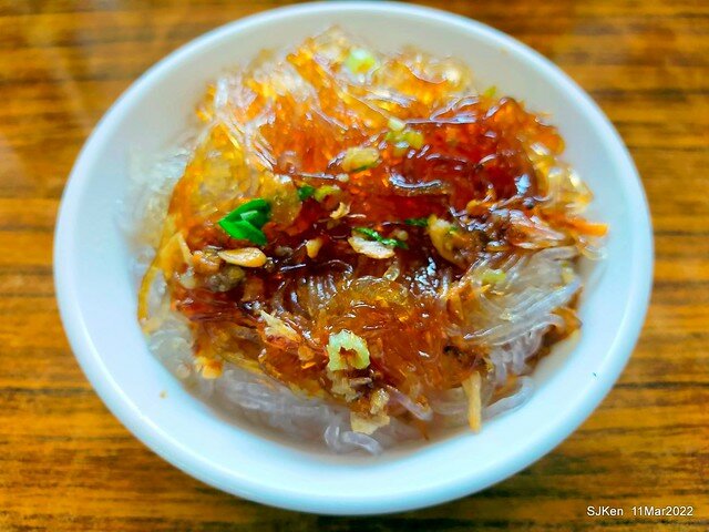 (大稻埕美食)「佳興魚丸店」總店(Fish ball soup, squid soup &　bean thread noodle), Taipei, Taiwan, SJKen, Mar 11, 2022.