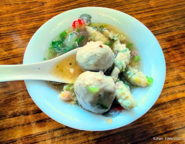 (大稻埕美食)「佳興魚丸店」總店(Fish ball soup, squid soup &　bean thread noodle), Taipei, Taiwan, SJKen, Mar 11, 2022.