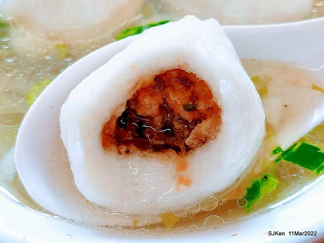 (大稻埕美食)「佳興魚丸店」總店(Fish ball soup, squid soup &　bean thread noodle), Taipei, Taiwan, SJKen, Mar 11, 2022.