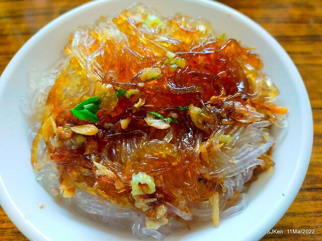 (大稻埕美食)「佳興魚丸店」總店(Fish ball soup, squid soup &　bean thread noodle), Taipei, Taiwan, SJKen, Mar 11, 2022.