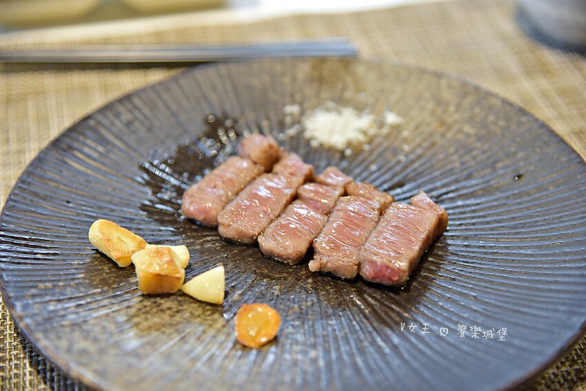 台北一位難求頂級鐵板燒插旗林口 ll 網路溫度計冠軍,老饕活龍蝦三吃、A5和牛、生食級干貝14品豪華料理,20