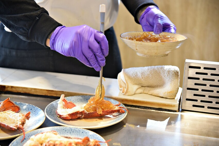 台北一位難求頂級鐵板燒插旗林口 ll 網路溫度計冠軍,老饕活龍蝦三吃、A5和牛、生食級干貝14品豪華料理,20