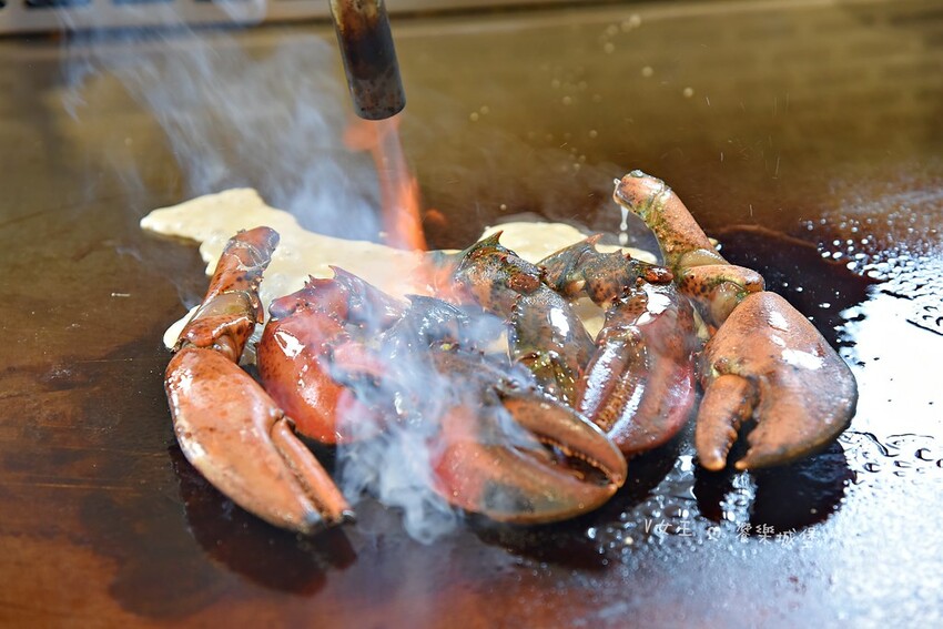 台北一位難求頂級鐵板燒插旗林口 ll 網路溫度計冠軍,老饕活龍蝦三吃、A5和牛、生食級干貝14品豪華料理,20