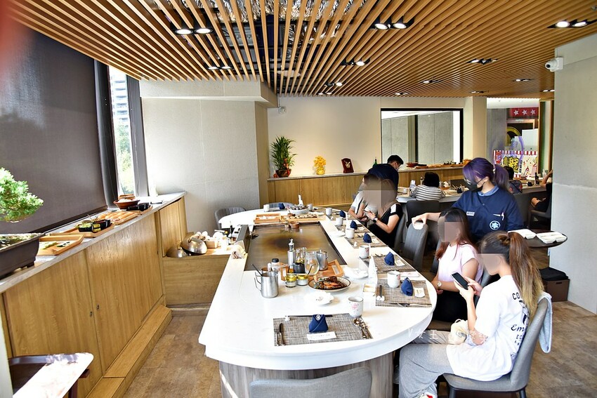 台北一位難求頂級鐵板燒插旗林口 ll 網路溫度計冠軍,老饕活龍蝦三吃、A5和牛、生食級干貝14品豪華料理,20