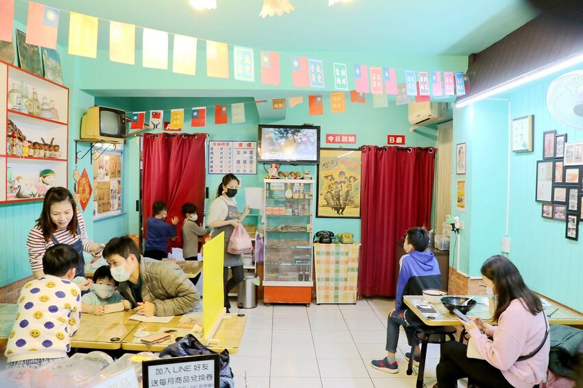 大同寶寶小虎隊陪你吃飯.懷舊復古小吃,彷彿回到小時候的眷村美食.中壢馬祖新村周邊美食推薦♥李家眷村小館♥