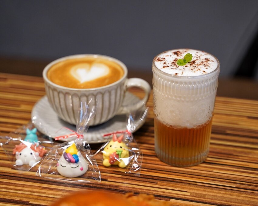 新竹竹北平價大份量早午餐推薦『Mr.Kenny 肯尼廚房』，比臉大雞排漢堡、雙手握不住的牛肉漢堡，還有各式可愛精緻的手作甜點！ - 阿華田的美食日記