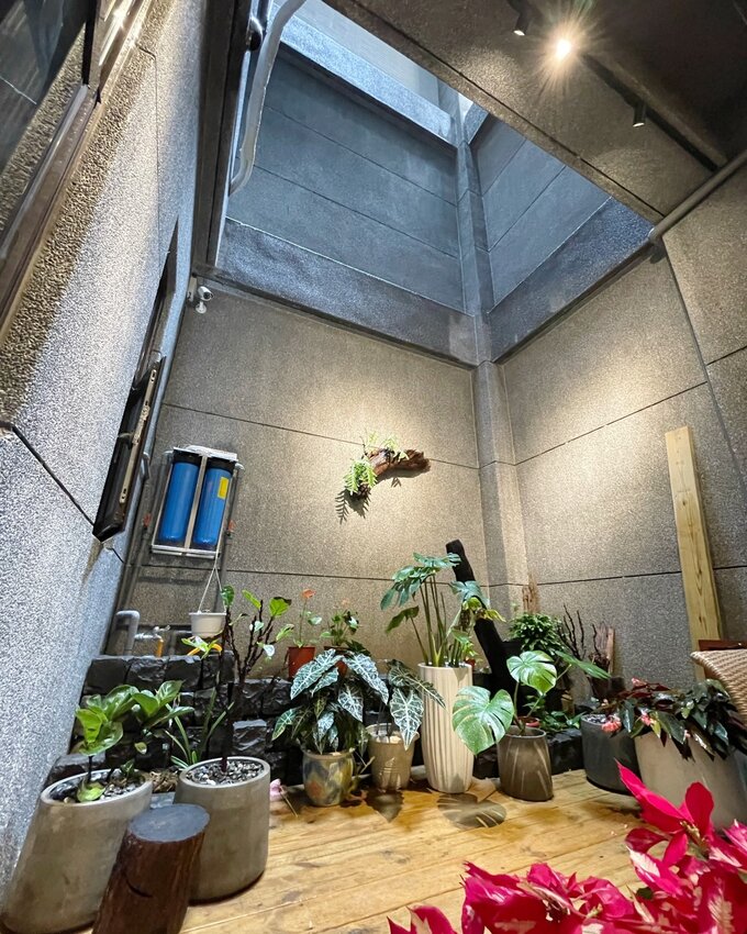 新竹竹北平價大份量早午餐推薦『Mr.Kenny 肯尼廚房』，比臉大雞排漢堡、雙手握不住的牛肉漢堡，還有各式可愛精緻的手作甜點！ - 阿華田的美食日記