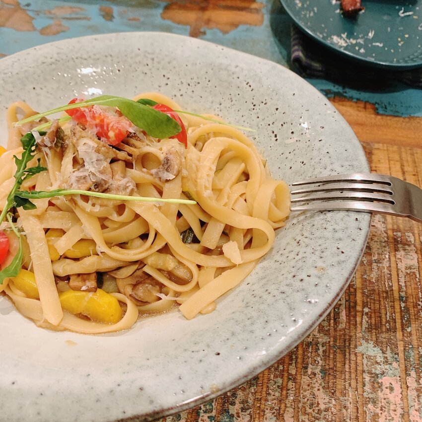 迷鹿了嗎?|基隆海洋廣場|連小孩都愛的超好吃墨魚燉飯、迷鹿雞翅