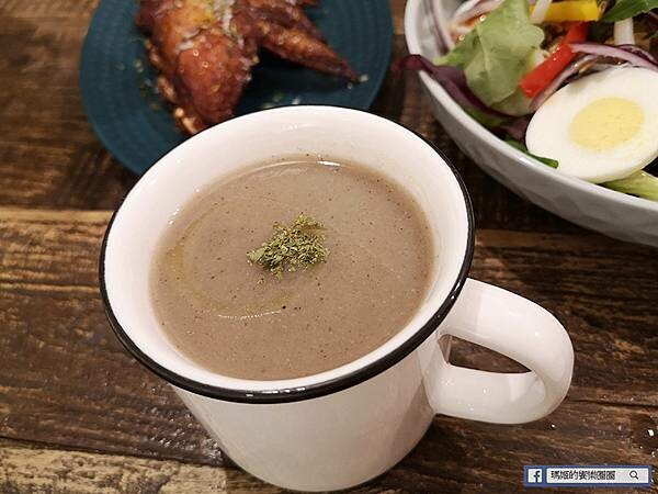 基隆市仁愛區基隆義式料理【迷鹿了嗎】義大利麵、燉飯、甜點皆有水準/基隆義大利麵