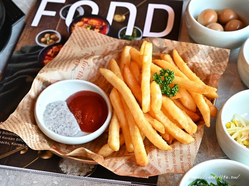 台中市西區FOND 訪韓國傳統豆腐鍋|台中最潮韓式料理,網美夜店風,好吃又好拍,五月底前完成活動享調酒買一送一