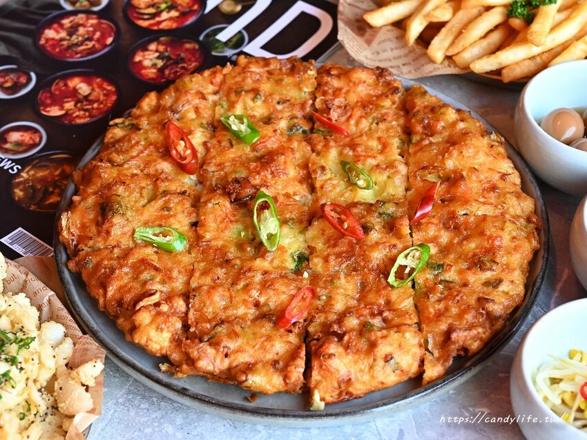 台中市西區FOND 訪韓國傳統豆腐鍋|台中最潮韓式料理,網美夜店風,好吃又好拍,五月底前完成活動享調酒買一送一