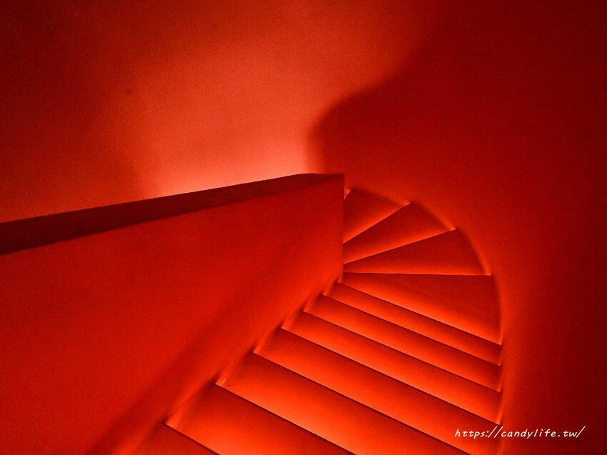 台中市西區FOND 訪韓國傳統豆腐鍋|台中最潮韓式料理,網美夜店風,好吃又好拍,五月底前完成活動享調酒買一送一