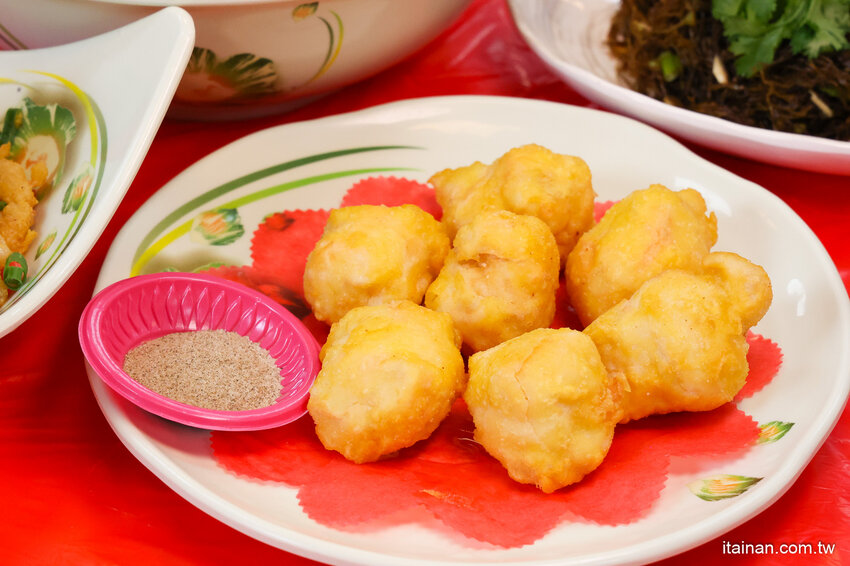 好吃又便宜!生魚片一片5元我還不吃爆!後壁湖海鮮必吃這家「後壁湖上安活海鮮」活跳跳生猛海鮮熱炒口味好、有專屬停車場 @台南好Food遊