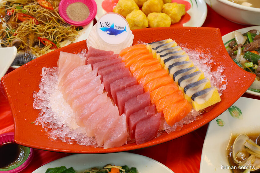 好吃又便宜!生魚片一片5元我還不吃爆!後壁湖海鮮必吃這家「後壁湖上安活海鮮」活跳跳生猛海鮮熱炒口味好、有專屬停車場 @台南好Food遊