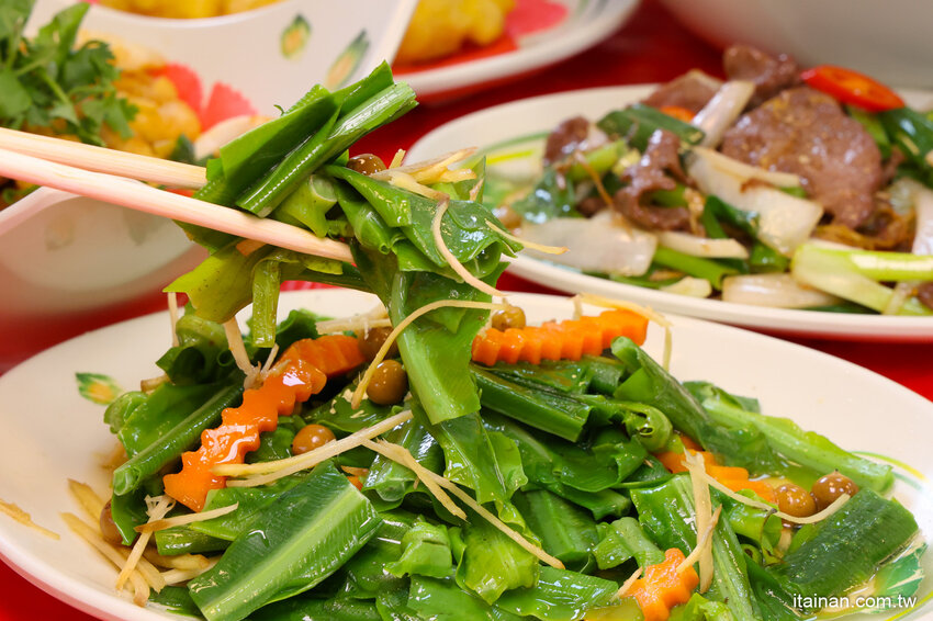 好吃又便宜!生魚片一片5元我還不吃爆!後壁湖海鮮必吃這家「後壁湖上安活海鮮」活跳跳生猛海鮮熱炒口味好、有專屬停車場 @台南好Food遊