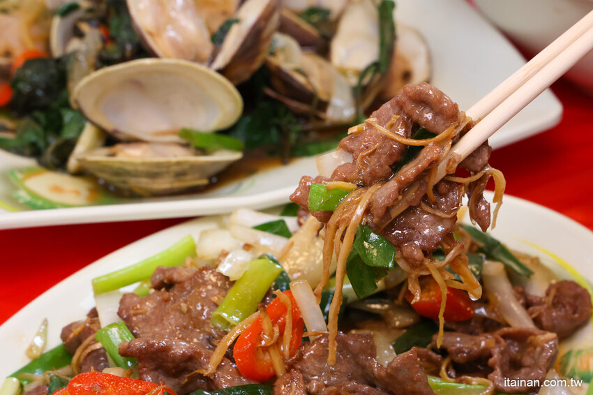 好吃又便宜!生魚片一片5元我還不吃爆!後壁湖海鮮必吃這家「後壁湖上安活海鮮」活跳跳生猛海鮮熱炒口味好、有專屬停車場 @台南好Food遊