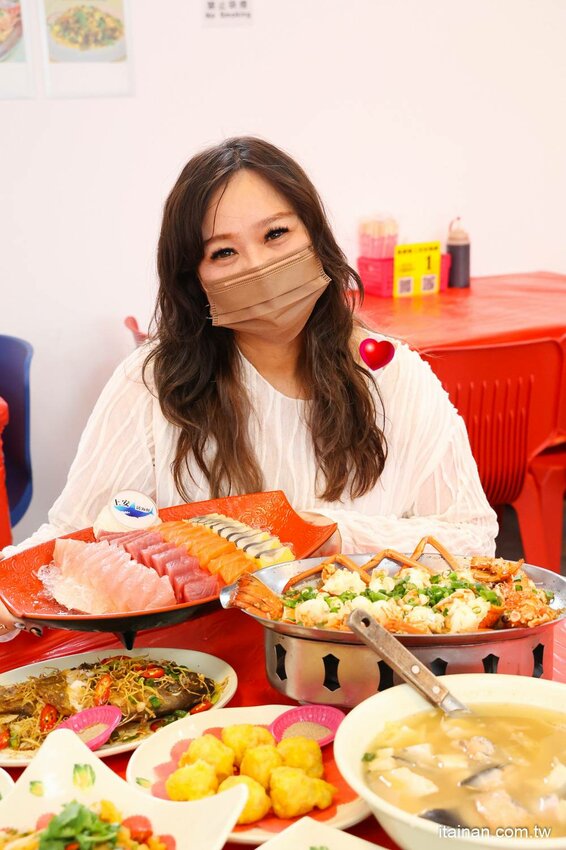 好吃又便宜!生魚片一片5元我還不吃爆!後壁湖海鮮必吃這家「後壁湖上安活海鮮」活跳跳生猛海鮮熱炒口味好、有專屬停車場 @台南好Food遊