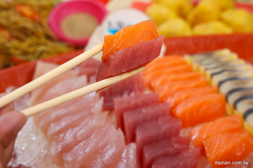 好吃又便宜!生魚片一片5元我還不吃爆!後壁湖海鮮必吃這家「後壁湖上安活海鮮」活跳跳生猛海鮮熱炒口味好、有專屬停車場 @台南好Food遊