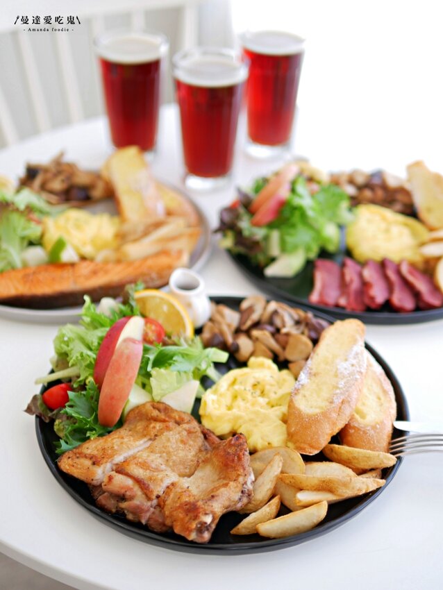 台南早午餐推薦｜外酥內嫩的迷迭香雞腿吃起來『康晨手作廚房』隱藏在巷子裡的神美韓系早午餐 - 曼達愛吃鬼