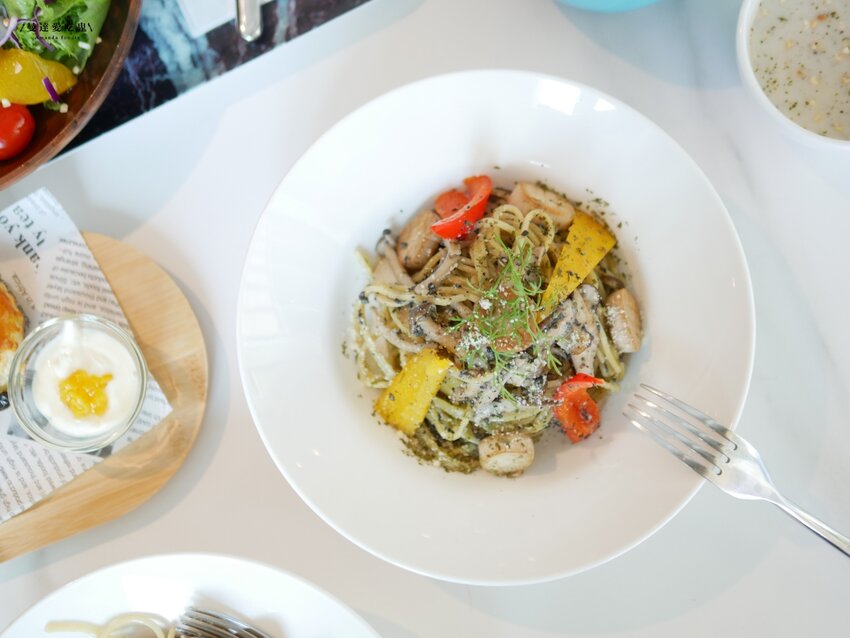 一日咖啡烘豆師體驗『Dyc打咖啡(永康新總圖店)』自己的咖啡豆自己烘,台南總圖絕美午茶空間推薦!台南美食|永康美食|台南下午茶 - 曼達愛吃鬼