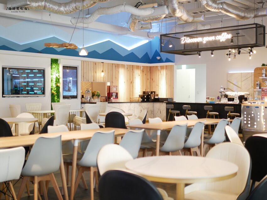 一日咖啡烘豆師體驗『Dyc打咖啡(永康新總圖店)』自己的咖啡豆自己烘,台南總圖絕美午茶空間推薦!台南美食|永康美食|台南下午茶 - 曼達愛吃鬼