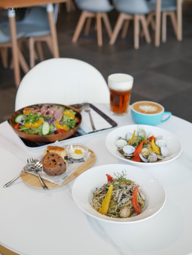 一日咖啡烘豆師體驗『Dyc打咖啡(永康新總圖店)』自己的咖啡豆自己烘,台南總圖絕美午茶空間推薦!台南美食|永康美食|台南下午茶 - 曼達愛吃鬼