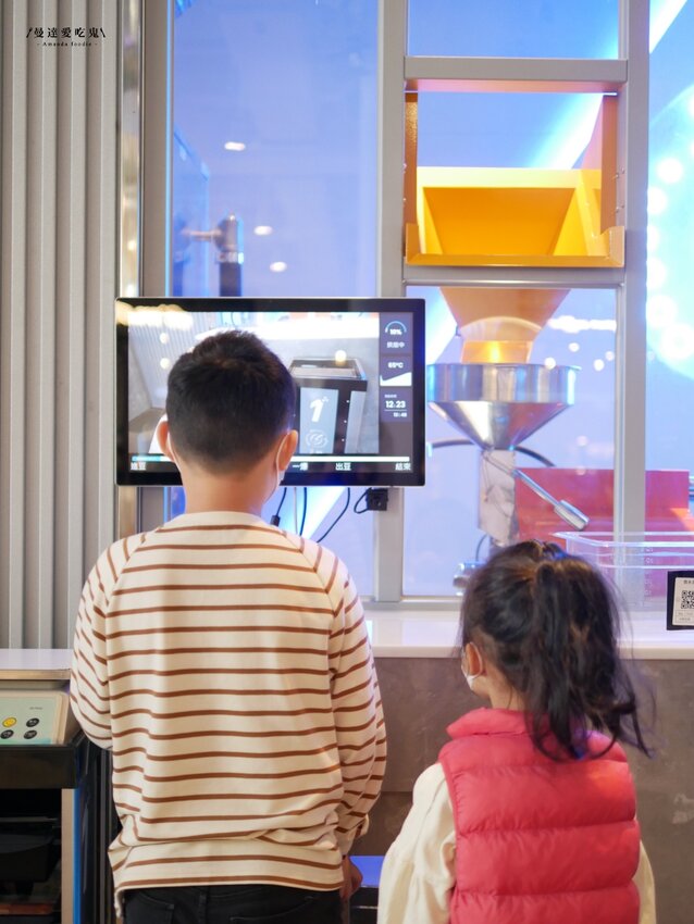 一日咖啡烘豆師體驗『Dyc打咖啡(永康新總圖店)』自己的咖啡豆自己烘,台南總圖絕美午茶空間推薦!台南美食|永康美食|台南下午茶 - 曼達愛吃鬼