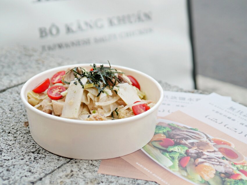 潮州圓環美食不能錯過的還有這味『無共款鹽水雞』3種口味自由選，繽紛配菜尬涮嘴鹽水雞吃起來！屏東美食｜潮州美食｜潮州小吃 - 曼達愛吃鬼