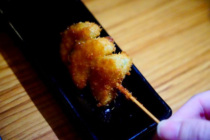 【攝食 串炸專門店】新竹道地日式居酒屋串炸專賣 獨門日式新竹才有！ 新竹美食/宵夜/居酒屋/約會/聚餐 - Cutier吃飯中 串炸一點都不簡單，不論是單吃或是沾醬都是味蕾饗宴！