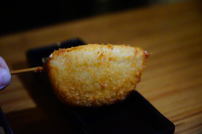 【攝食 串炸專門店】新竹道地日式居酒屋串炸專賣 獨門日式新竹才有！ 新竹美食/宵夜/居酒屋/約會/聚餐 - Cutier吃飯中 串炸一點都不簡單，不論是單吃或是沾醬都是味蕾饗宴！