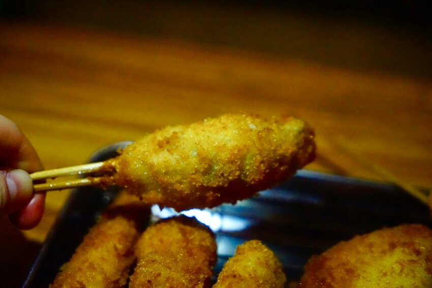 【攝食 串炸專門店】新竹道地日式居酒屋串炸專賣 獨門日式新竹才有！ 新竹美食/宵夜/居酒屋/約會/聚餐 - Cutier吃飯中 串炸一點都不簡單，不論是單吃或是沾醬都是味蕾饗宴！