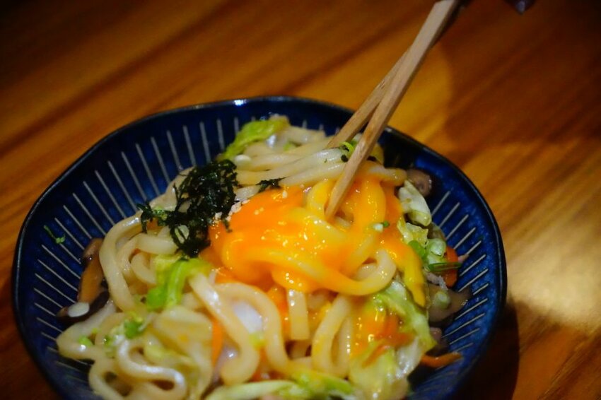 【攝食 串炸專門店】新竹道地日式居酒屋串炸專賣 獨門日式新竹才有！ 新竹美食/宵夜/居酒屋/約會/聚餐 - Cutier吃飯中 串炸一點都不簡單，不論是單吃或是沾醬都是味蕾饗宴！