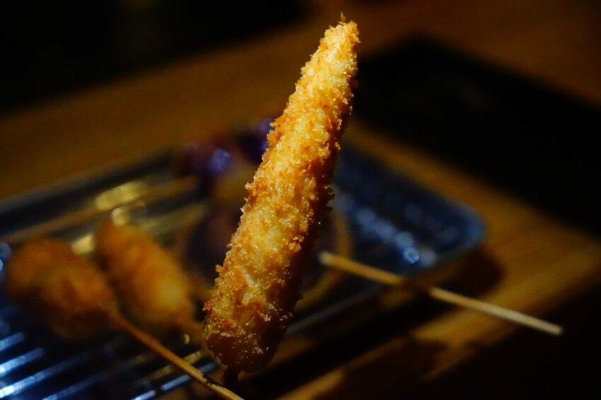 【攝食 串炸專門店】新竹道地日式居酒屋串炸專賣 獨門日式新竹才有！ 新竹美食/宵夜/居酒屋/約會/聚餐 - Cutier吃飯中 串炸一點都不簡單，不論是單吃或是沾醬都是味蕾饗宴！