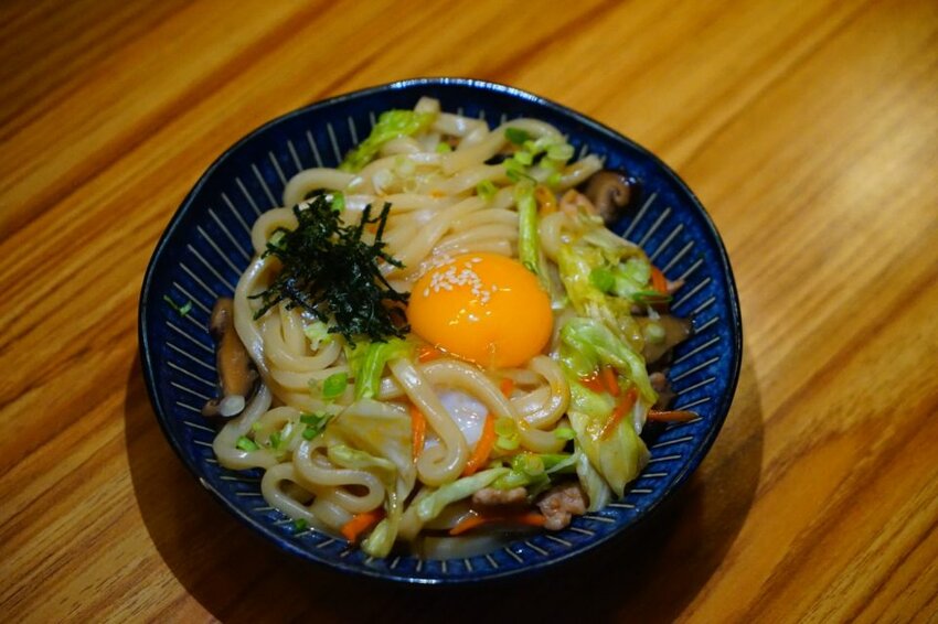 【攝食 串炸專門店】新竹道地日式居酒屋串炸專賣 獨門日式新竹才有！ 新竹美食/宵夜/居酒屋/約會/聚餐 - Cutier吃飯中 串炸一點都不簡單，不論是單吃或是沾醬都是味蕾饗宴！